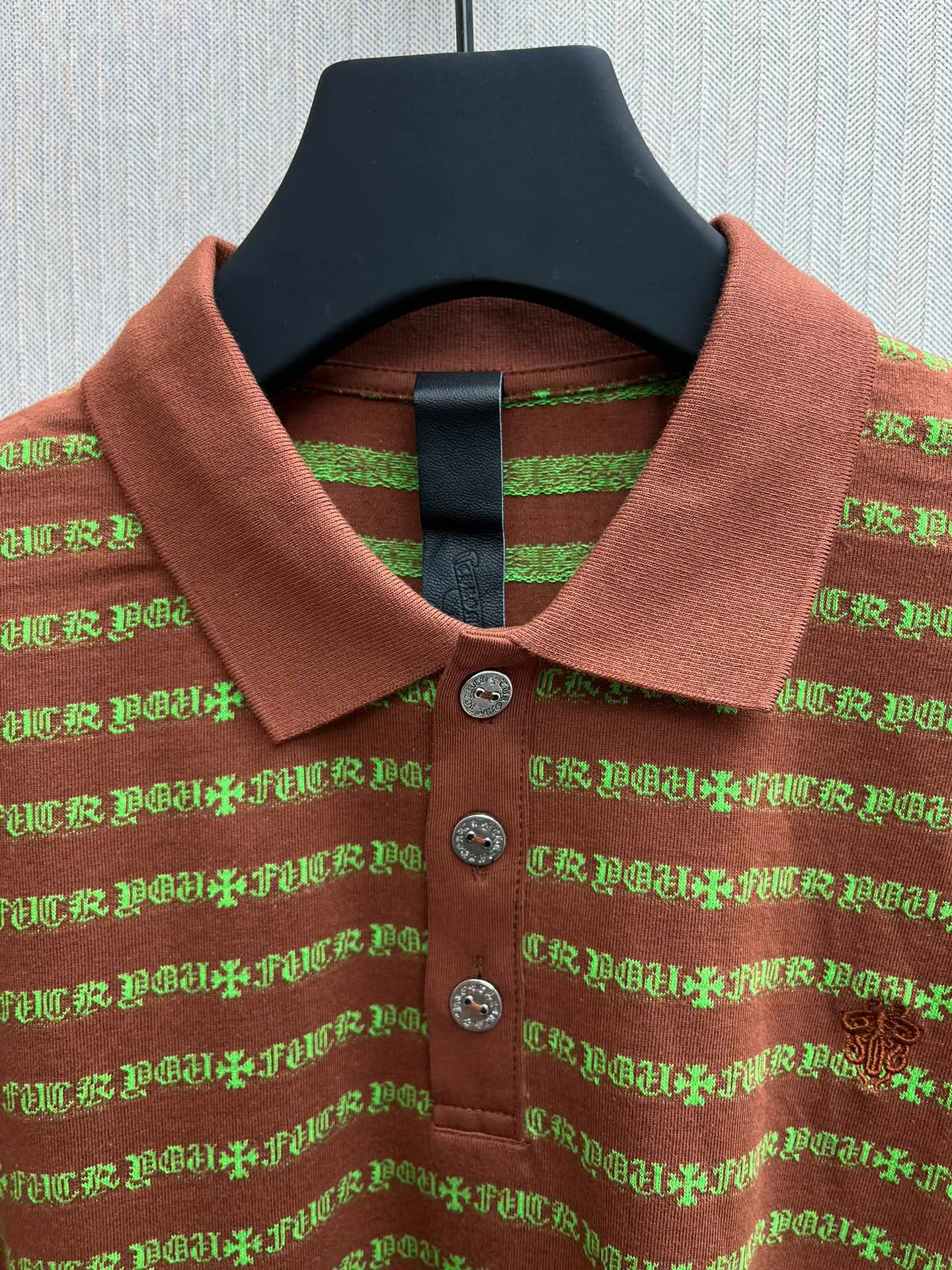 🅿️430 Croix Heart 25 Ss striped POLO long sleeves. Minimum order of 1,000 meters for yarn-dyed fabric. Expensive. The embroidery uses imported Tajima embroidery machine. The collar leather tag is made of imported lambskin. The hardware is made of real antique silver. The cost is extremely expensive. Size: S.M.L
